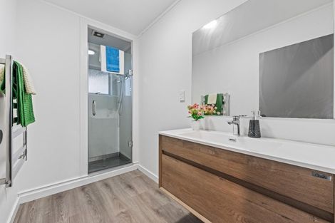 Photo of property in 25a Hewlett Road, Massey, Auckland, 0614