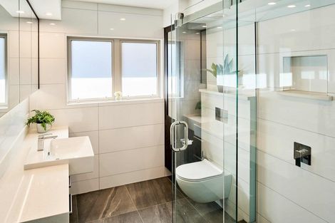 Photo of property in 21 Moana Road, Plimmerton, Porirua, 5026