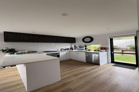 Photo of property in 7 Desert Gold Lane, Wallaceville, Upper Hutt, 5018