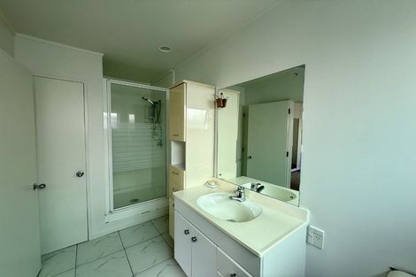 Photo of property in 2b Braemar Road, Castor Bay, Auckland, 0620