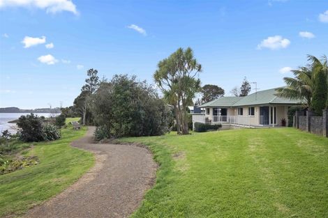 Photo of property in 114g Sandspit Road, Waiuku, 2123