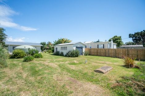 Photo of property in 10 Arthur Street, Waikawa Beach, Manakau, 5573