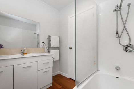 Photo of property in 113 Kawaha Point Road, Kawaha Point, Rotorua, 3010