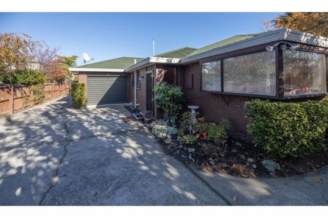 Photo of property in 2/9a Kingham Place, Avonhead, Christchurch, 8042
