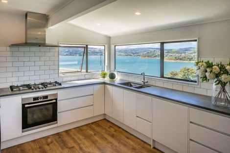 Photo of property in 30 Seaview Road, Paremata, Porirua, 5024