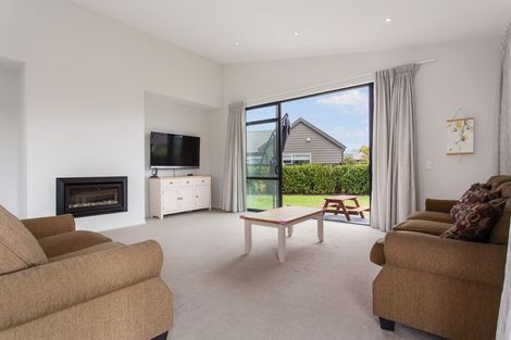 Photo of property in 11 Parachute Crescent, Papakura, 2110
