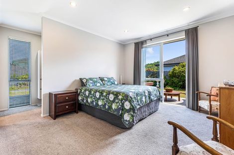 Photo of property in 17 Larmer Drive, Kumeu, 0810
