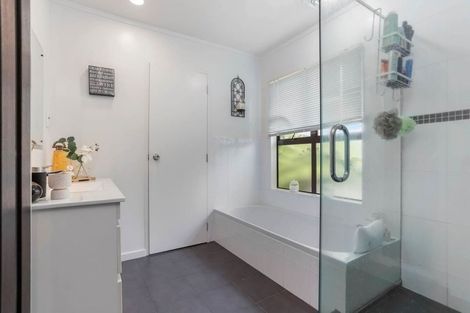 Photo of property in 43 Vintage Drive, Henderson, Auckland, 0612