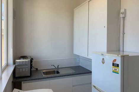 Photo of property in 72a Carlisle Road, Browns Bay, Auckland, 0632