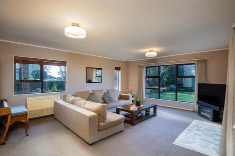 Photo of property in 13b Argyle Place, Highlands Park, New Plymouth, 4312
