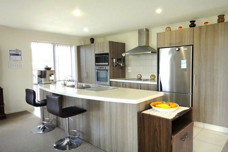 Photo of property in 4 Wai Place, One Tree Point, 0118