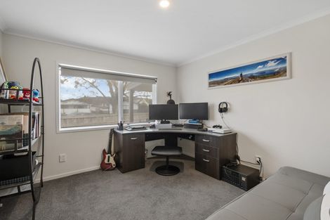Photo of property in 4 Nettlingham Place, Te Puke, 3119
