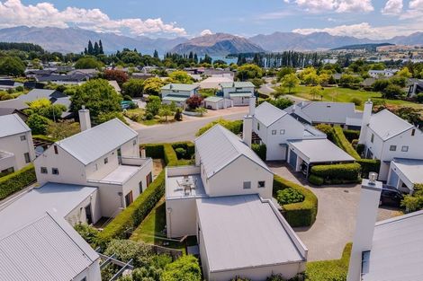 Photo of property in 9 Meadowbrook Place, Wanaka, 9305
