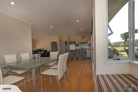 Photo of property in 10 Taunui Place, Cooks Beach, Whitianga, 3591