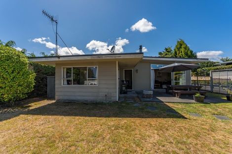 Photo of property in 1/12 Gradwell Place, Two Mile Bay, Taupo, 3330