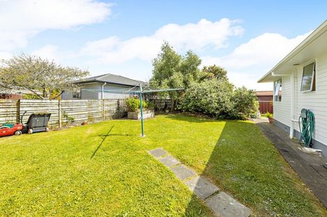 Photo of property in 35 Gossamer Drive, Pakuranga Heights, Auckland, 2010