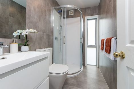 Photo of property in 29 Ian Marwick Place, Birkenhead, Auckland, 0626