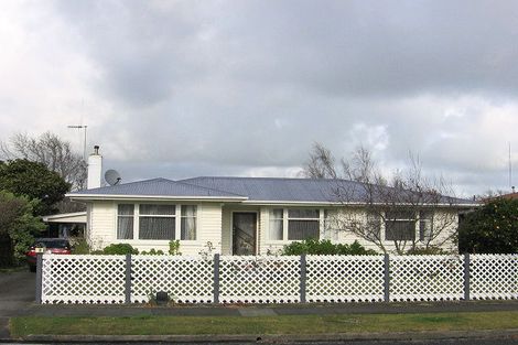 Photo of property in 15 Epsom Road, Hokowhitu, Palmerston North, 4410