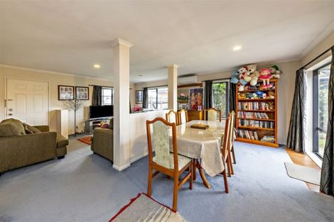 Photo of property in 34 Stellata Court, Randwick Park, Auckland, 2105