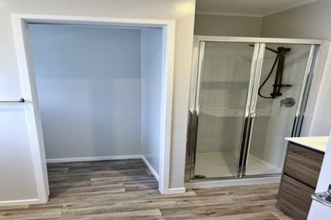 Photo of property in 64a Clayburn Road, Glen Eden, Auckland, 0602