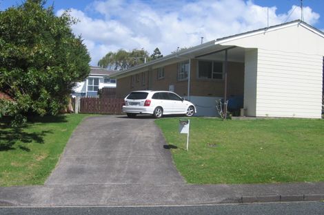 Photo of property in 80 Greenslade Crescent, Northcote, Auckland, 0627