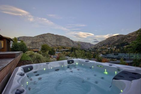 Photo of property in 3 Mcqueen Place, Arthurs Point, Queenstown, 9371
