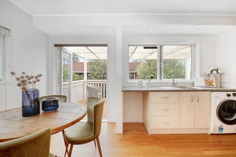 Photo of property in 5 William Souter Street, Forrest Hill, Auckland, 0620