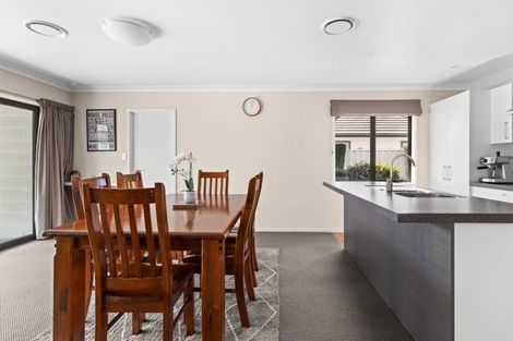 Photo of property in 216 Frimley Oaks, Frimley, Hastings, 4120