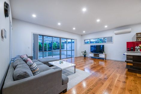 Photo of property in 120 San Valentino Drive, Henderson, Auckland, 0612