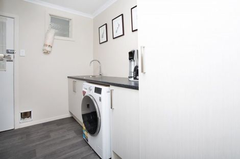 Photo of property in 15 Rakiura Parade, Otatara, Invercargill, 9879