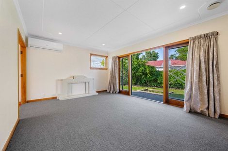 Photo of property in 4 Milson Line, Roslyn, Palmerston North, 4414