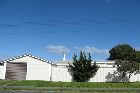 Photo of property in 87 Karaka Street, Castlecliff, Whanganui, 4501