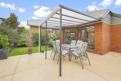 Photo of property in 2/113 Avonhead Road, Avonhead, Christchurch, 8042