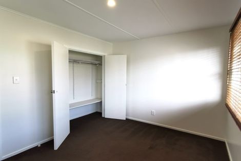 Photo of property in 2/31 Beaubank Road, Kelston, Auckland, 0602