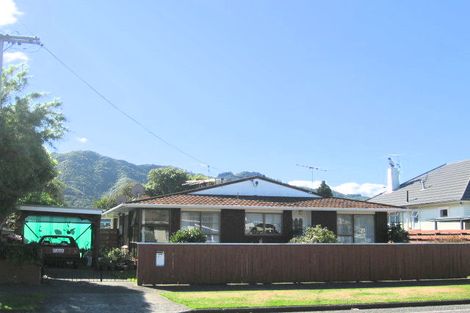 Photo of property in 5 Weka Grove, Elderslea, Upper Hutt, 5018