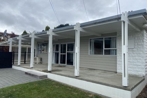 Photo of property in 94 Waikawa Road, Picton, 7220
