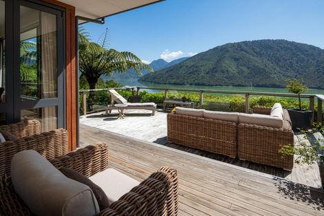 Photo of property in 63 Tepuia Heights, Havelock, Picton, 7281