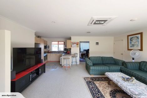 Photo of property in 3/262 Centreway Road, Orewa, 0931