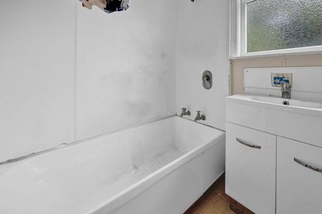 Photo of property in 12 Grenville Street, Marfell, New Plymouth, 4310