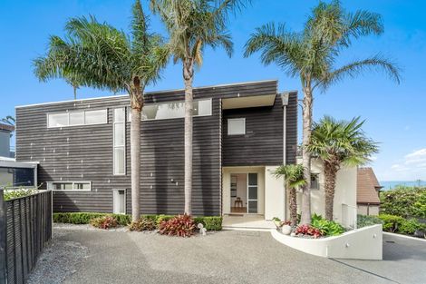 Photo of property in 33a Churchill Road, Murrays Bay, Auckland, 0630