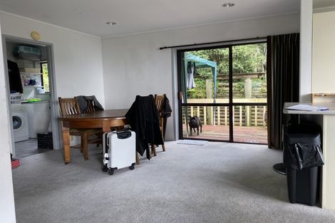 Photo of property in 1/7 Colmar Road, Mellons Bay, Auckland, 2014