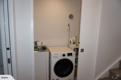 Photo of property in 27a Kirrie Avenue, Te Atatu South, Auckland, 0610