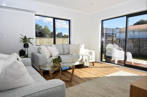 Photo of property in 4 Macrocarpa Lane, Carterton, 5713