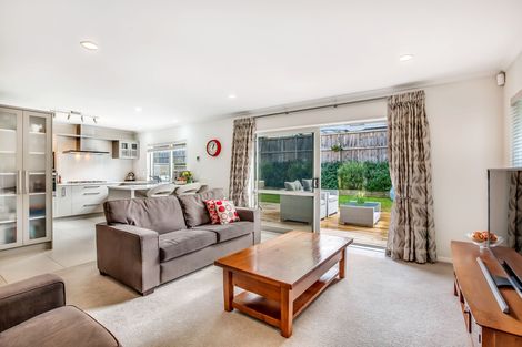 Photo of property in 6 Pickaberry Avenue, Karaka, Papakura, 2113