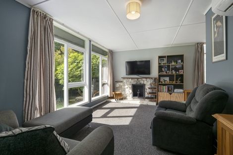 Photo of property in 104 Pinehaven Road, Pinehaven, Upper Hutt, 5019