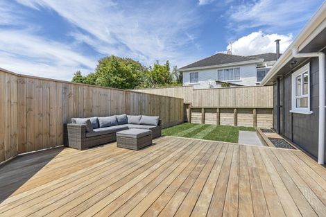 Photo of property in 60 Wallath Road, Westown, New Plymouth, 4310