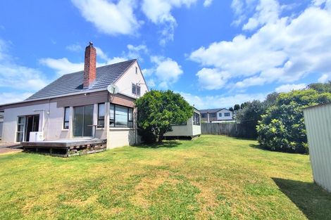 Photo of property in 56 Archibald Road, Kelston, Auckland, 0602