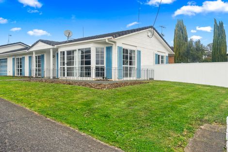 Photo of property in 1/5 Napoleon Avenue, Milford, Auckland, 0620