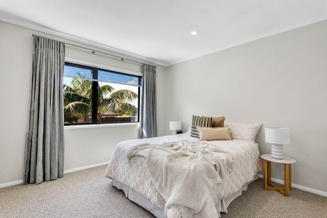 Photo of property in 17 Chatswood Grove, Fitzroy, New Plymouth, 4312