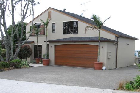 Photo of property in 16 Centennial Place, Campbells Bay, Auckland, 0630